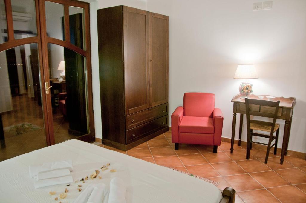 Casale Il Gheppio Guest House Laureana Cilento Room photo